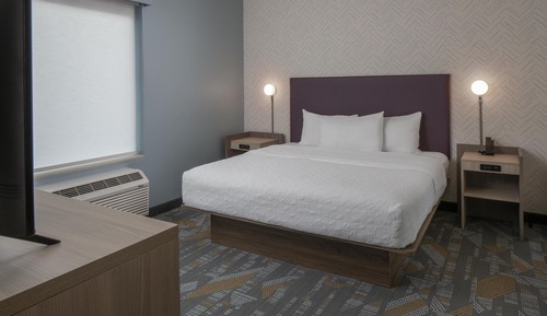 Suite, 1 King Bed, Accessible (Roll-in Shower)