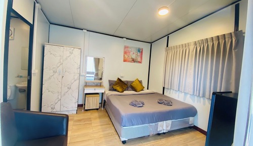 Room, 1 Queen Bed, Balcony, Garden View
