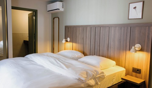 Economy Room