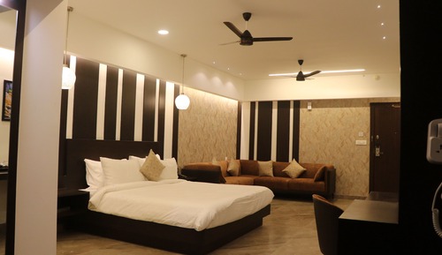 Junior Studio Suite
