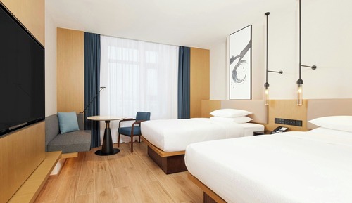 Business Room, 2 Twin Beds, City View