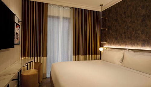Standard Room, 1 King Bed (Hearing Accessible)