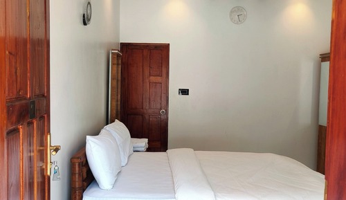 Deluxe Room, Balcony