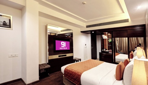 Signature Room
