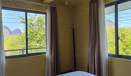 Comfort House, Hill View