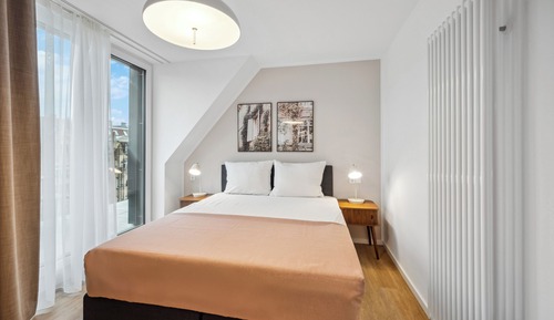 One-Bedroom Suite with Balcony