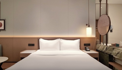 Standard Room, 1 King Bed