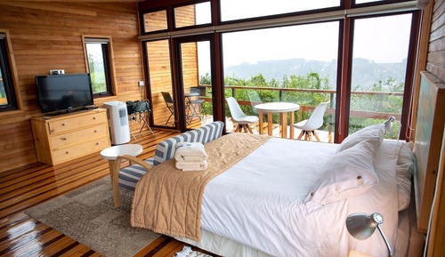 Superior Cabin, 1 Queen Bed, Mobility Accessible, Bay View