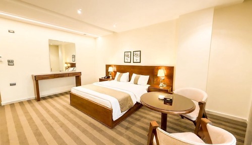 Deluxe Suite
