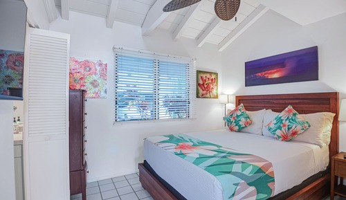 Maile room