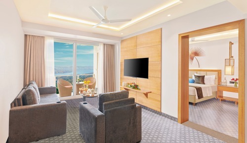 Lillian Suite