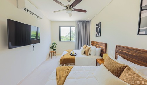 Premium Apartment, 2 Queen Beds, Pool Access, City View
