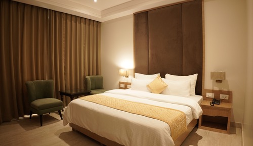 Executive Room, 1 Double Bed, Hill View