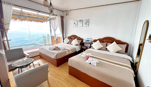 Junior Room, Hill View