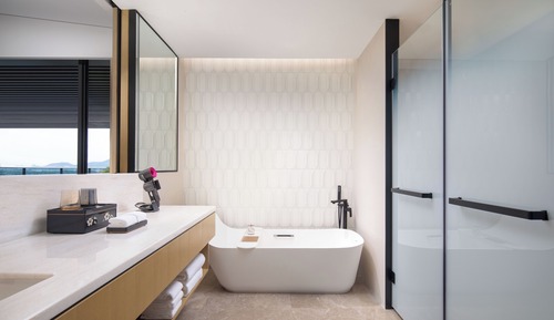 Family Suite, 1 King Bed, Balcony, Garden View