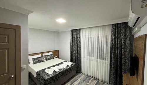 Deluxe Double Room, Garden View