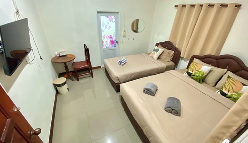 House, 3 Bedrooms, Private Bathroom