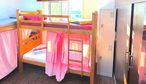 Executive Shared Dormitory, Men only