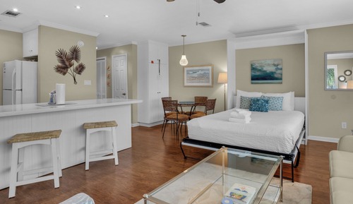 Studio Suite, 1 Queen Bed, Balcony, Garden View (Hidden Beach 201 - No Pets Allowed)