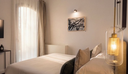 Suite, 1 King Bed with Sofa bed, Non Smoking, Garden View