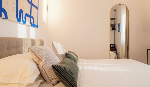 Suite, 1 King Bed with Sofa bed, Non Smoking, Pool View