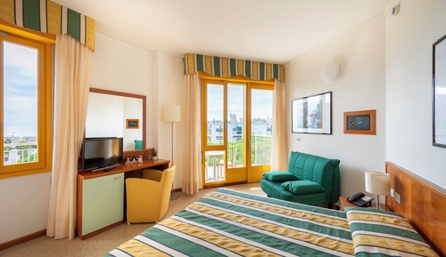 Superior Room, Partial Sea View