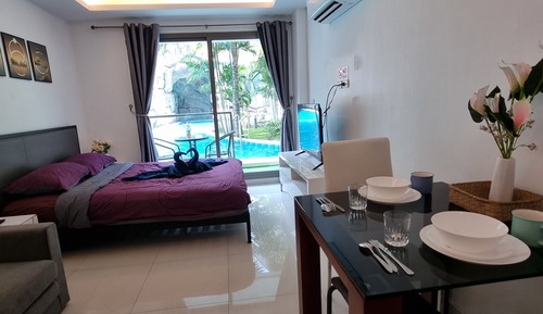 Deluxe Studio Suite