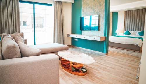 Suite, City View