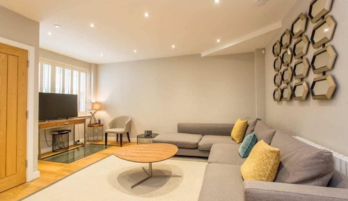 House (4 Bedrooms)