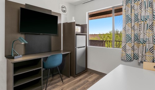 Standard Room, 1 King Bed, Disability Access, Non Smoking, Kitchen