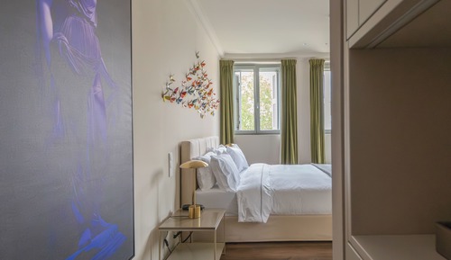 Grand suite without balcony , city view
