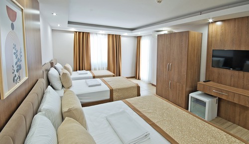 Deluxe Quadruple Room
