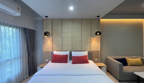 Deluxe King Room