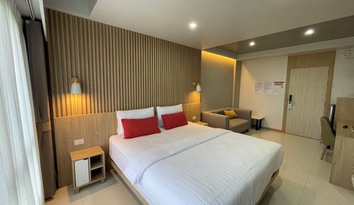 Connecting Room