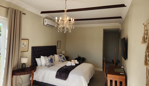 Executive Suite, Courtyard View