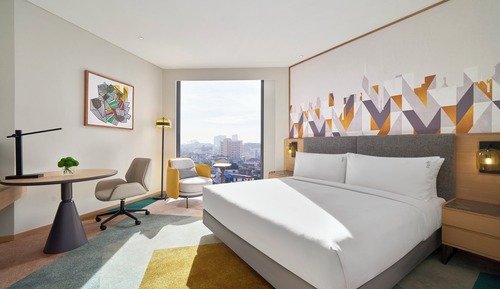 Standard Room, 1 King Bed