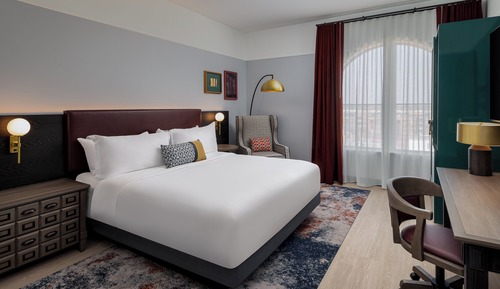 Standard Room, 1 King Bed