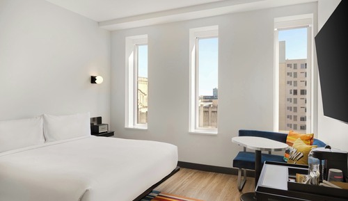 Room, 1 King Bed, City View