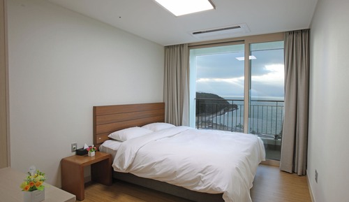Deluxe Room (25py No Cooking Allowed)