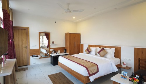 Club Room - King & Sofa Bed - Exclusive Sitout