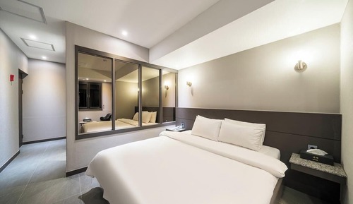 Suite(No Parking)