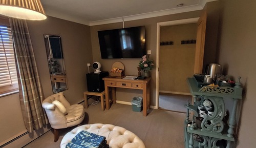 Deluxe Double Room, 1 Double Bed, Private Bathroom, Garden View