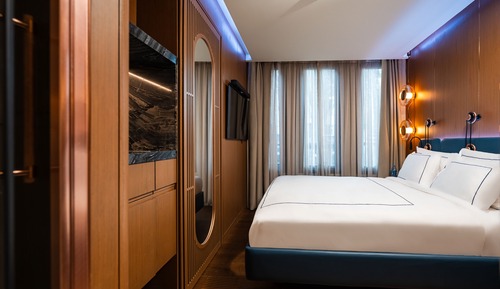 Deluxe Double Room, 1 King Bed, Non Smoking, Private Bathroom