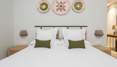 Standard Room, 1 Queen Bed, Vineyard View