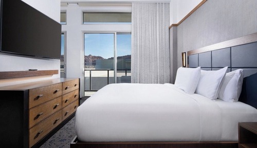 Hotel Collection Junior Suite King