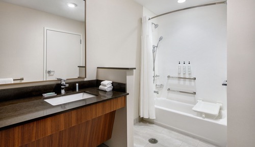 Room, 2 Queen Beds, Hearing Accessible