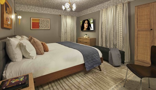 Luxury Suite, Pets Allowed
