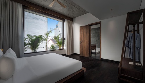 Two-Bedroom Deluxe Apartment with Bathtub