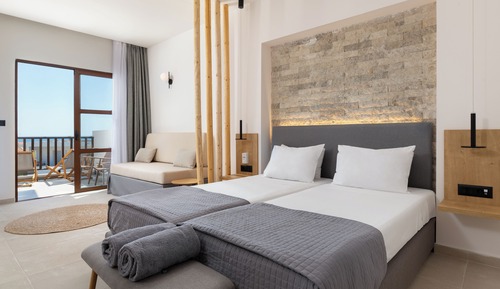 Junior Suite, 1 Double Bed with Sofa bed, Hot Tub, Partial Sea View