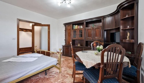 Family Room (3)